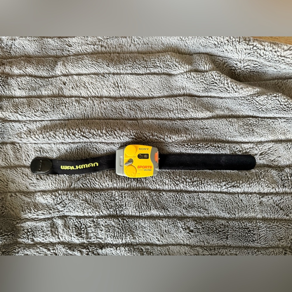 Sony Sports Walkman Yellow with Black Strap